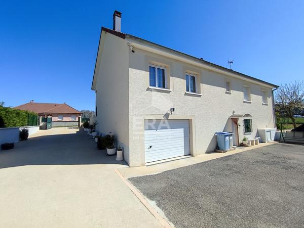 Maison Le Deschaux 5 pièce(s) + sous-sol entièrement aménagé + dépendances...