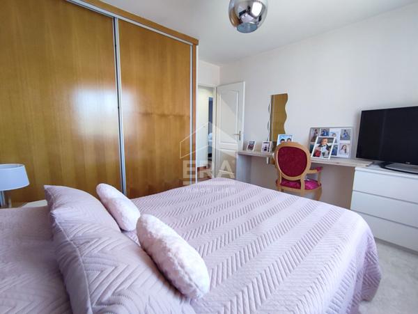 Maison Le Deschaux 5 pièce(s) + sous-sol entièrement aménagé + dépendances...