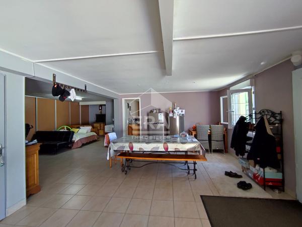 Maison Le Deschaux 5 pièce(s) + sous-sol entièrement aménagé + dépendances...