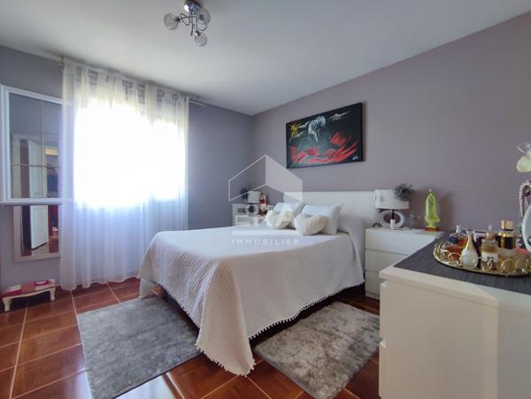 Maison Le Deschaux 5 pièce(s) + sous-sol entièrement aménagé + dépendances...