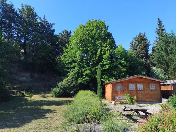 Proche Carcassonne - Ensemble comprenant une maison divisée en 3 appartements et un camping
