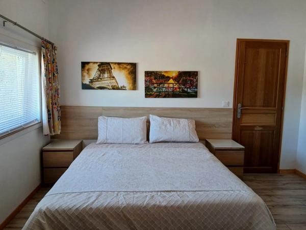 Proche Carcassonne - Ensemble comprenant une maison divisée en 3 appartements et un camping
