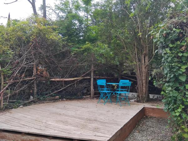 Proche Carcassonne - Ensemble comprenant une maison divisée en 3 appartements et un camping