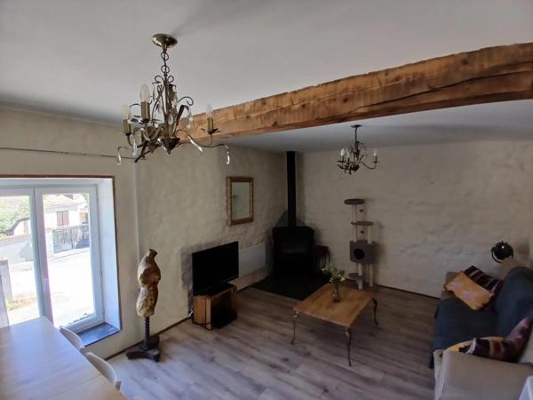 Proche Carcassonne - Ensemble comprenant une maison divisée en 3 appartements et un camping