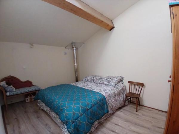 Proche Carcassonne - Ensemble comprenant une maison divisée en 3 appartements et un camping