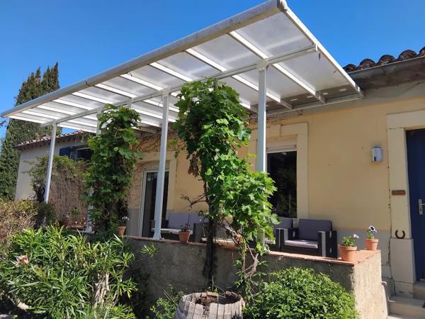 Proche Carcassonne - Ensemble comprenant une maison divisée en 3 appartements et un camping