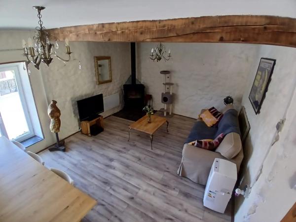 Proche Carcassonne - Ensemble comprenant une maison divisée en 3 appartements et un camping