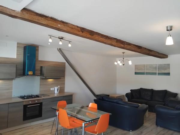Proche Carcassonne - Ensemble comprenant une maison divisée en 3 appartements et un camping