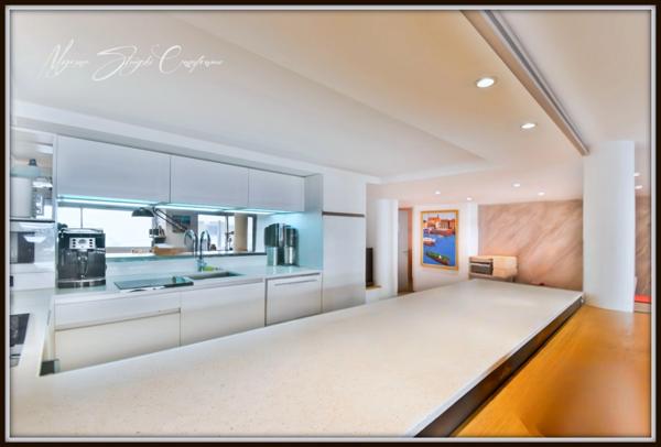 Appartement à vendre 4 pièces BIARRITZ (64) de 104,11 m² à la grande plage.