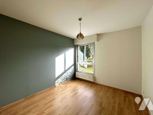 Appartement au rez de chaussée avec accès pour personne à mobilité réduite. REF V1058