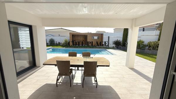 Vaux-sur-Mer (17640) 800 M CENTRE VILLE VAUX SUR MER - MAISON RECENTE 3 CHAMBRES PISCINE AU PRIX DE 710600 € FAI