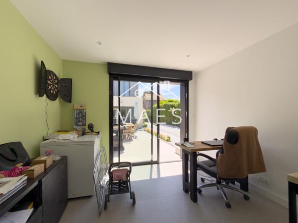 Demeure familiale avec garage + local bureau en plein centre