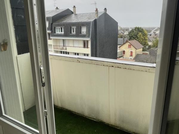 Location Appartement avec balcon 2 pièces Bourges (18000)