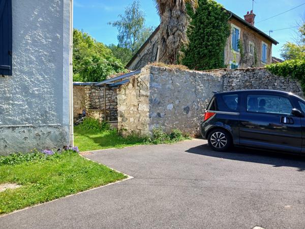 MAISON - 3 ETAGES - F4- 100M²