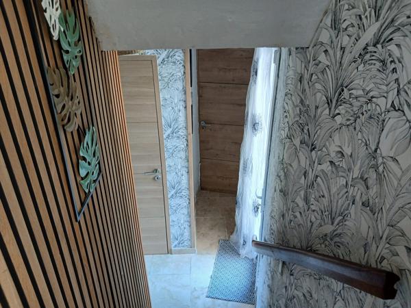 MAISON - 3 ETAGES - F4- 100M²