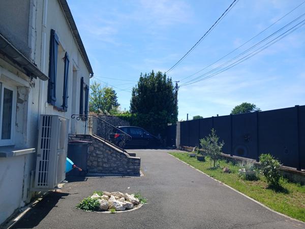 MAISON - 3 ETAGES - F4- 100M²