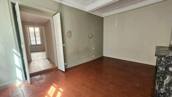 COUP DE COEUR: APPARTEMENT DE TYPE 3 avec du cachet
