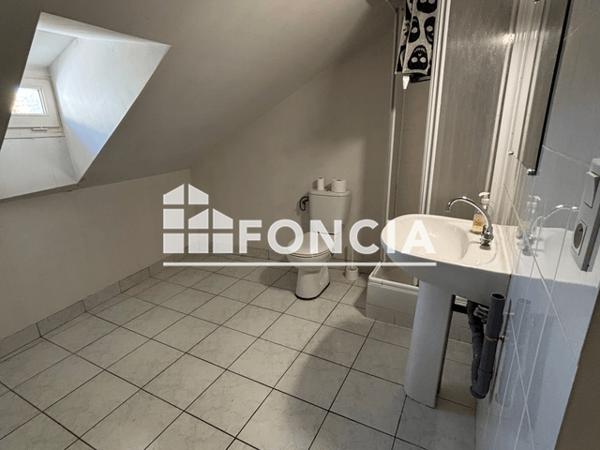 Location Appartement 3 pièces 61.57 m² - 36 RUE DE MORANNES St Denis D Anjou 53290