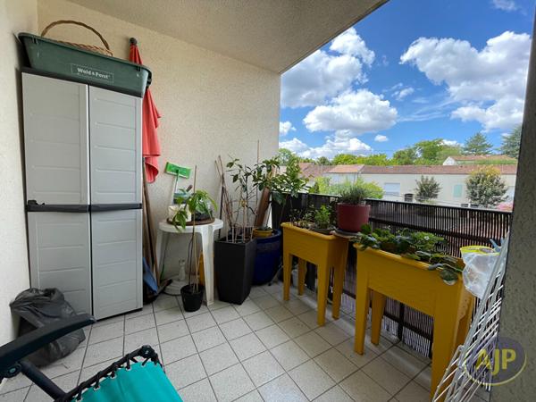 Vente appartement Saintes : 170 400 € - AJP Immobilier Saintes