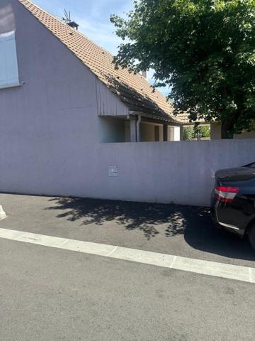 Maison + dépendance a vendre quartier calme zone pavillonnaire Combs la ville