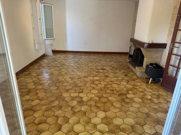 Maison + dépendance a vendre quartier calme zone pavillonnaire Combs la ville