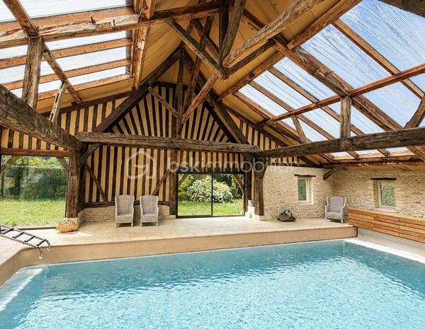 Manoir de 1 500 m²