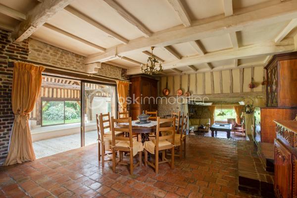 Manoir de 1 500 m²