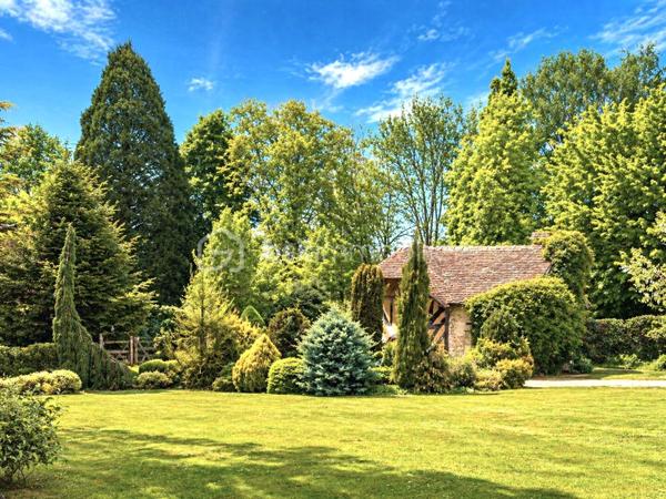 Manoir de 1 500 m²