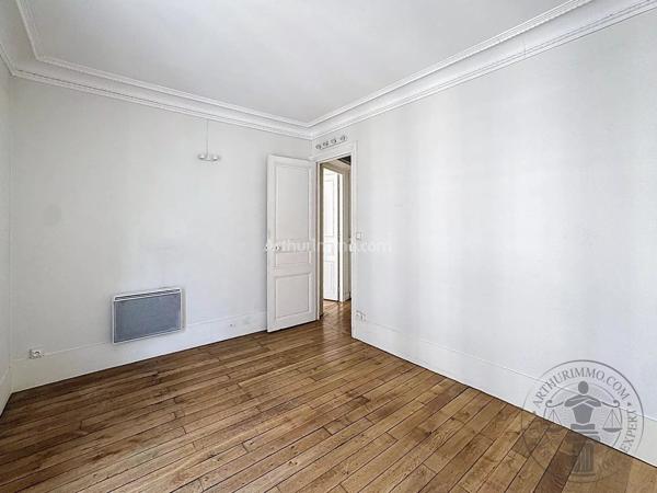 Vente                                                      Appartement
                        
                     2 pièces                      33 m2                     à Paris 13