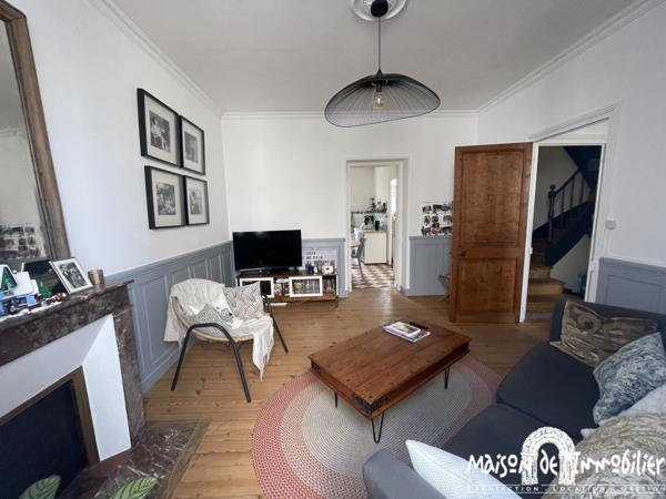 Vente Belle maison de ville sur les hauteurs du Jardin Public -102m² - 5 pièces - Cour et garage - COGNAC (Cha