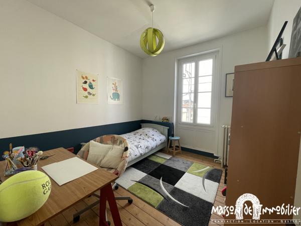 Vente Belle maison de ville sur les hauteurs du Jardin Public -102m² - 5 pièces - Cour et garage - COGNAC (Cha