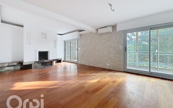 Appartement à vendre    3 pièces • 76 m2 Villeneuve-Loubet