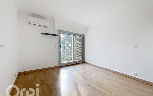 Appartement à vendre    3 pièces • 76 m2 Villeneuve-Loubet