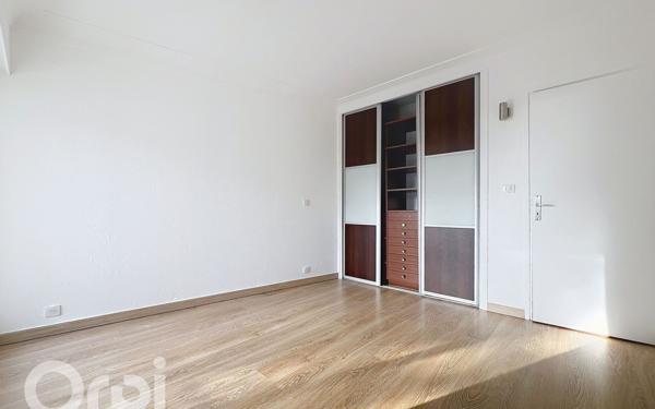 Appartement à vendre    3 pièces • 76 m2 Villeneuve-Loubet