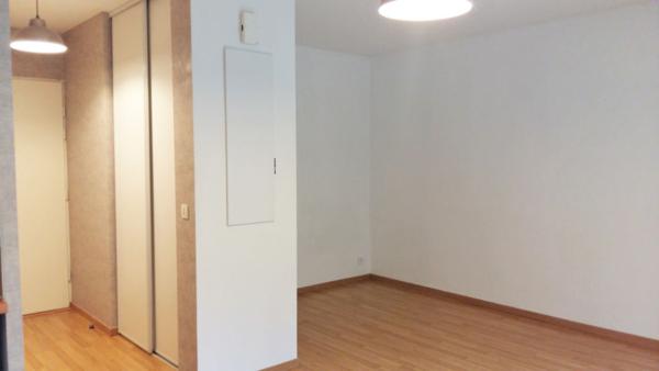 Studio 28m2 avec balcon et place de parking