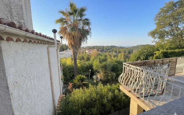 Maison à vendre    5 pièces •  Vence