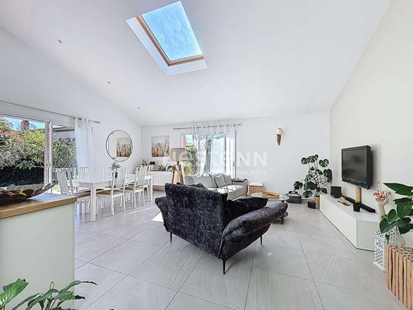 A VENDRE - AUCAMVILLE - Maison T5 de plain-pied, lumineuse, avec garage isolé et jardin paysagé ? Aucun travaux à prévoir