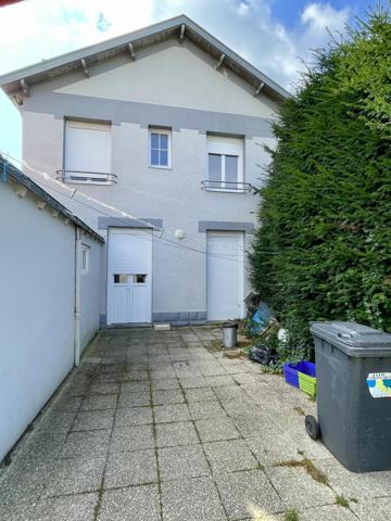 Ensemble immobilier de 300m² (rapport locatf)