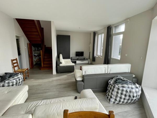 Ensemble immobilier de 300m² (rapport locatf)