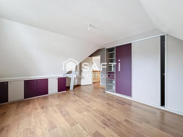 Maison 6 chambres de 2007 avec sous sol