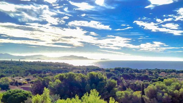 À vendre, Villa 183 m² + Appartement de 80 m², Terrain 1 110 m², Sausset Les Pins, PACA (13)