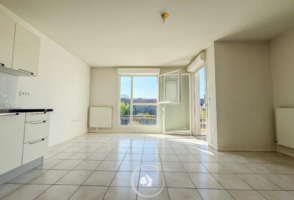 Bordeaux (33300) APPARTEMENT T2 - BALCON - PARKING SOUTERRAIN - PROCHE TRAMWAY C