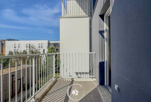 Bordeaux (33300) APPARTEMENT T2 - BALCON - PARKING SOUTERRAIN - PROCHE TRAMWAY C