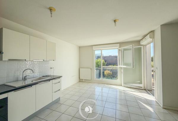 Bordeaux (33300) APPARTEMENT T2 - BALCON - PARKING SOUTERRAIN - PROCHE TRAMWAY C