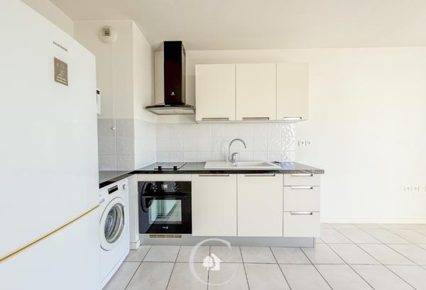 Bordeaux (33300) APPARTEMENT T2 - BALCON - PARKING SOUTERRAIN - PROCHE TRAMWAY C