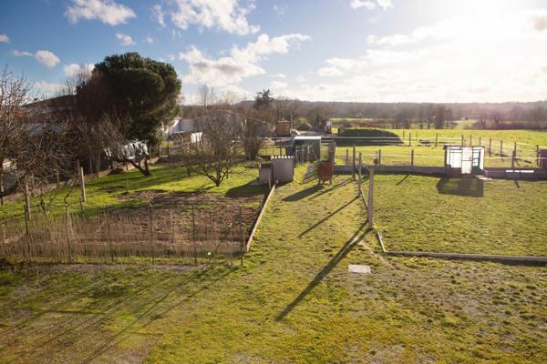 Maison sur sous-sol avec 1800 m² de terrain