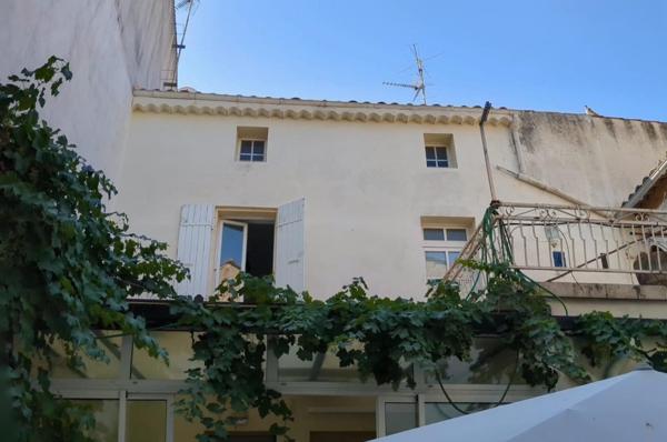 Maison à PIERRELATTE, 26700 - 10 pièces 297m²