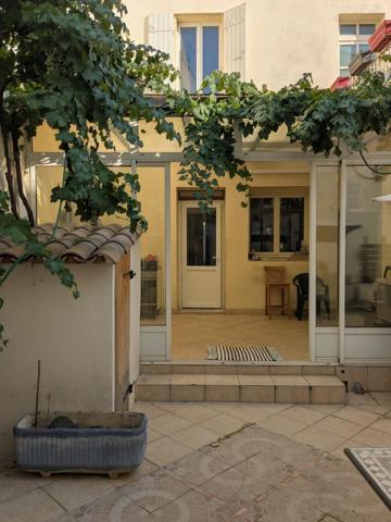 Maison à PIERRELATTE, 26700 - 10 pièces 297m²