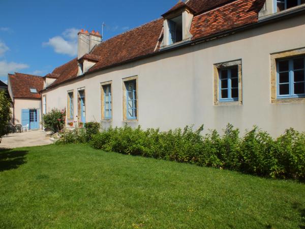 Dpt Côte d'Or (21), à vendre SEMUR EN AUXOIS propriete P15