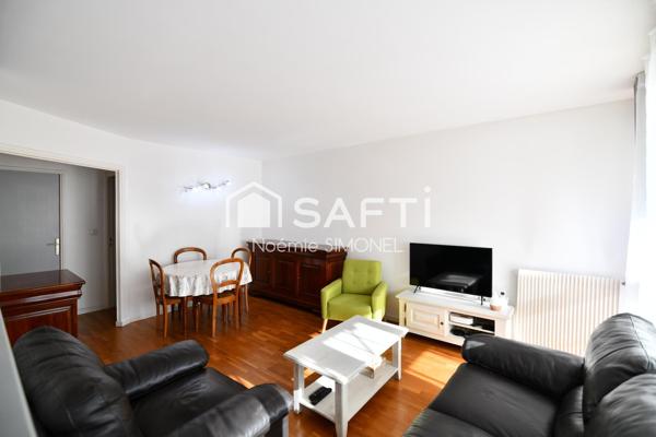 Appartement de trois pièces! Ravalement réglé par le propriétaire !